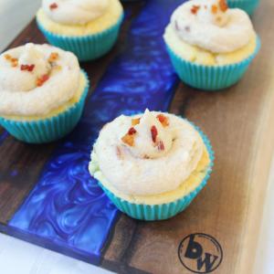 Pancake Cupcakes with Maple Bacon Buttercream Frosting_image