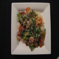 Sweet and Sour Stir-Fry Shrimp With Broccoli and Red Bell Pepper_image