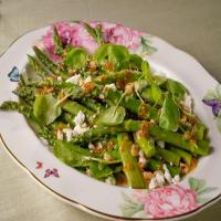 Asparagus with Goat Cheese and Hazelnuts image
