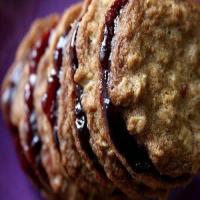 Raspberry Jam Oatmeal Cookie Sandwiches_image