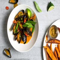 Red Curry Mussels and Roasted Sweet Potatoes_image