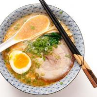 Rich and Creamy Tonkotsu Ramen Broth Recipe_image