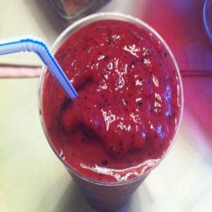 Very Berry Fruit Smoothie_image