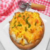 Biscuits and Sausage Gravy Breakfast Pizza_image