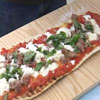 Pizza on the Grill with Sausage and Mozzarella_image