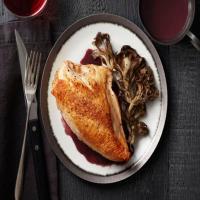 Roast Chicken and Mushrooms With Red Wine Sauce_image