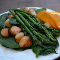 Seared Scallop and Asparagus Salad image