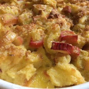 Outstanding Rhubarb Bread Pudding_image