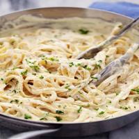 The Best Homemade Alfredo Sauce Ever!_image