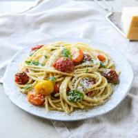 Roasted Garlic Butter Bucatini with Burst Tomatoes_image