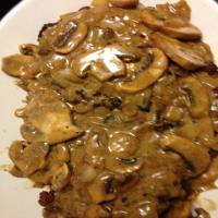 Jagerschnitzel (German pan fried pork cutlets in mushroom gravy) Recipe - (3.9/5)_image