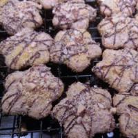 Almond Meringue Cookies image