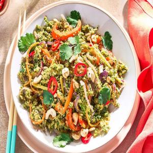 Gingery broccoli-fry with cashews image