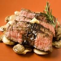 Seared Sirloin Steak with Garlic Butter_image