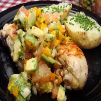 Grilled Chicken With Grapefruit Avocado Salsa_image