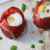 Eggs Baked in Tomatoes With Prosciutto & Basil_image