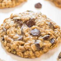 The Best Oatmeal Chocolate Chip Cookies_image