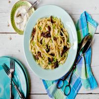 Pasta With Morels, Peas and Parmesan image