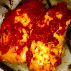 Spinach stuffed Chicken Breast with Mozzarella & Tomato sauce in breadcrumbs_image