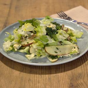 Escarole Salad with Buttermilk-Herb Dressing_image