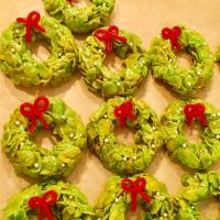 Frosted Christmas Wreath Cookies_image