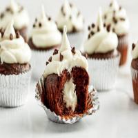 Dreamy Cream-Filled Cupcakes_image
