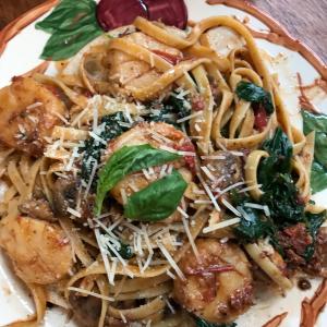 Angel Hair Pasta and Scallops with Margherita® Prosciutto image