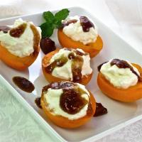 Apricots with Mascarpone Cream image