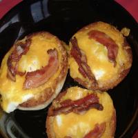 Cheddar Baked Bagels and Eggs image