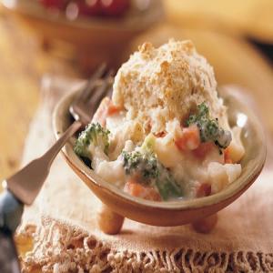 Veggie Casserole with Dill Drop Biscuits_image