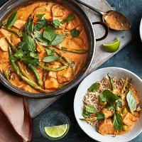 Thai red curry with quick pickled cucumber image