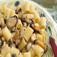 Pasta With Beans and Mussels image
