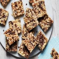 Chocolate Chip Marshmallow Cereal Bars_image