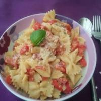 Pasta with peppers and cheese_image
