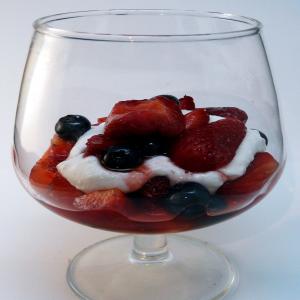 Luscious Amaretto Ricotta With Berries (Low Fat)_image