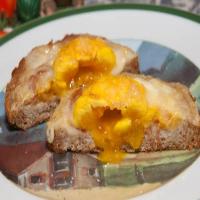 Air Fryer Essentials: Cheesy Bacon/Egg Muffin_image