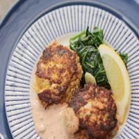 Lump Crab Cakes with Cocktail Remoulade Sauce_image