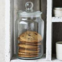Malty choc chip cookies image