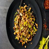 Farro Salad with Leeks, Chickpeas and Currants_image