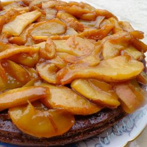 Honey Cake With Caramelized Pears_image