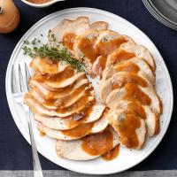 Slow-Cooker Turkey Breast with Cranberry Gravy_image