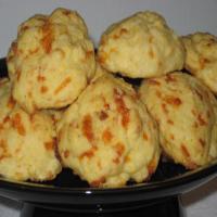 Cornmeal Cheddar Biscuits image
