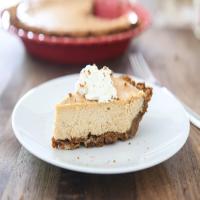 Gingerbread Cheesecake Pie_image