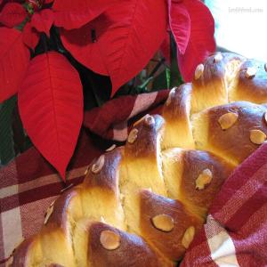 Golden Eggnog Holiday Braid Recipe_image