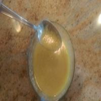 Olive Oil and Vinegar Salad Dressing_image