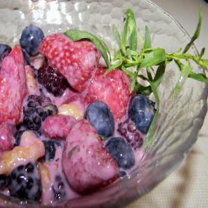 Very Berry Luscious Salad_image