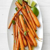 Coriander Roasted Carrots image