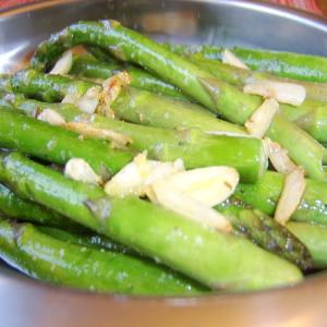Asparagus and Toasted Garlic image