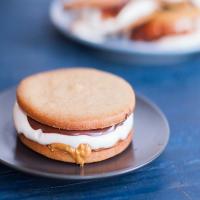 Chocolate Peanut Butter Moon Pies_image