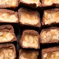 Make Your Own Snickers Candy Bars_image